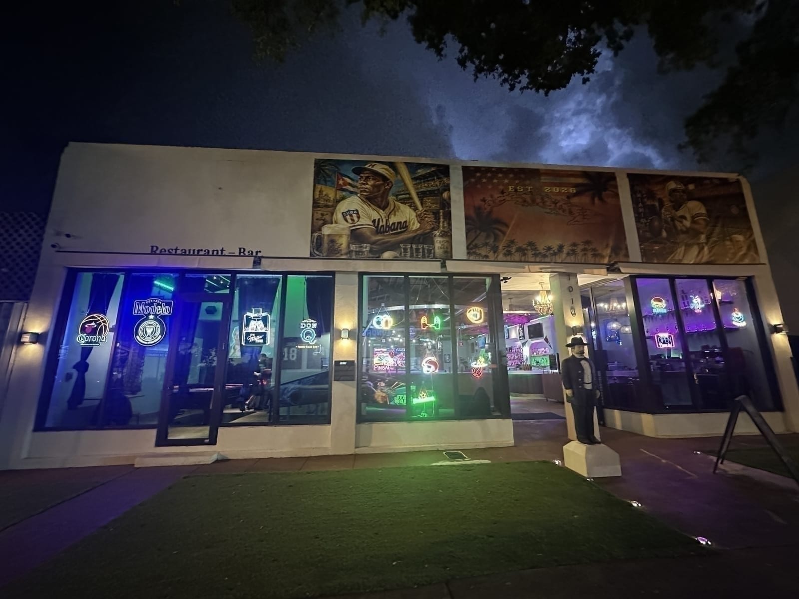 hero-storefront